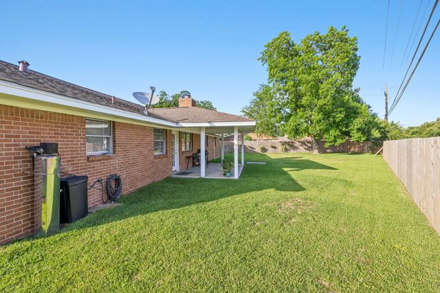 4502 Sage Circle, Baytown, TX 77521
