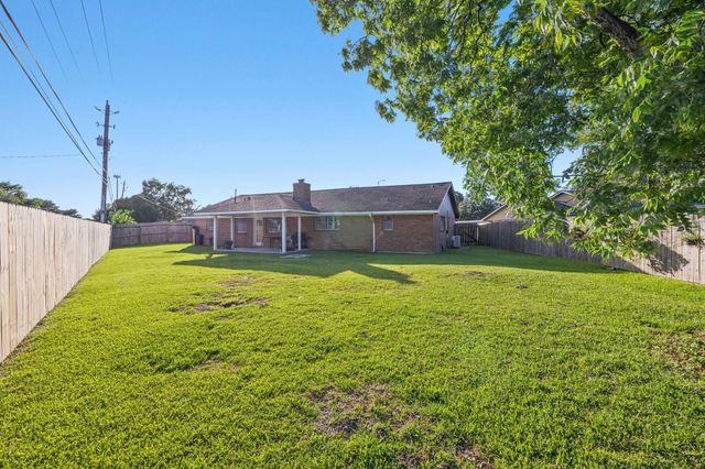 4502 Sage Circle, Baytown, TX 77521