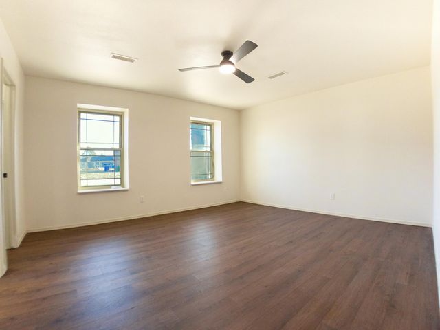 2221 Elmwood Lane, Miami, OK 74354