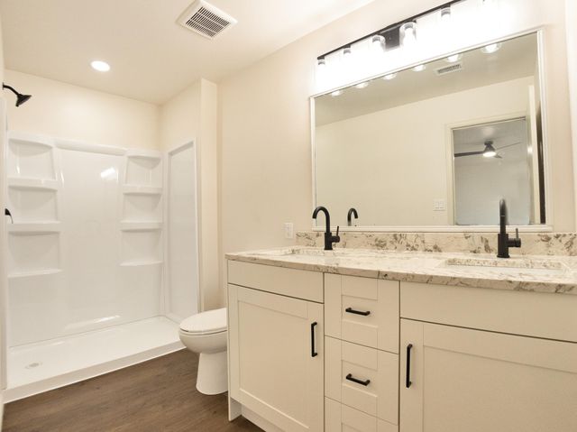 2221 Elmwood Lane, Miami, OK 74354