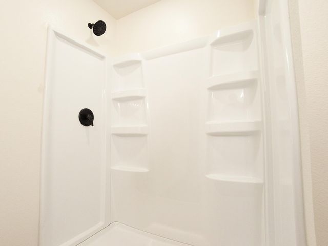 2221 Elmwood Lane, Miami, OK 74354