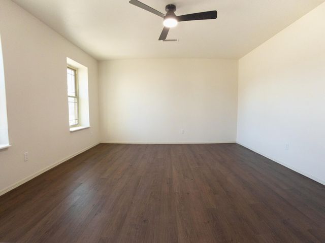 2221 Elmwood Lane, Miami, OK 74354