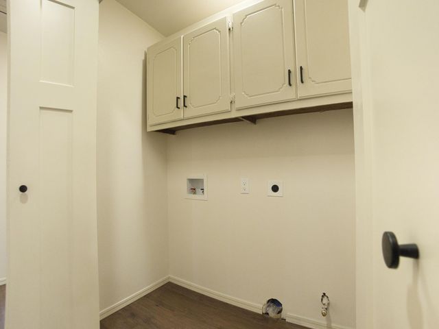 2221 Elmwood Lane, Miami, OK 74354