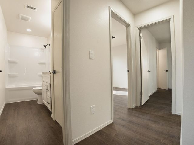 2221 Elmwood Lane, Miami, OK 74354