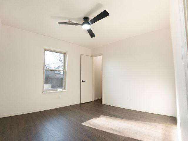 2221 Elmwood Lane, Miami, OK 74354