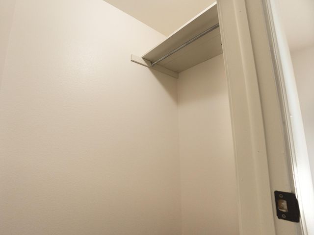 2221 Elmwood Lane, Miami, OK 74354