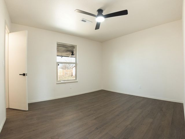 2221 Elmwood Lane, Miami, OK 74354