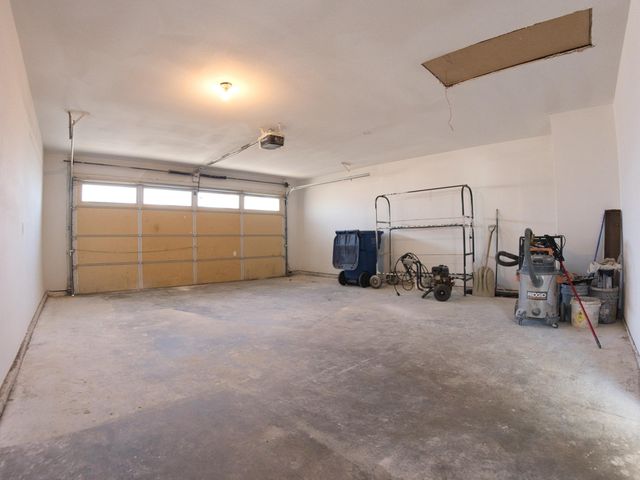 2221 Elmwood Lane, Miami, OK 74354