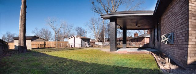 2221 Elmwood Lane, Miami, OK 74354