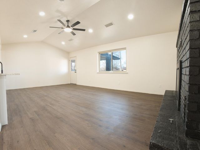 2221 Elmwood Lane, Miami, OK 74354