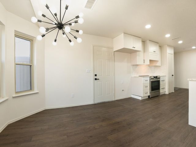 2221 Elmwood Lane, Miami, OK 74354