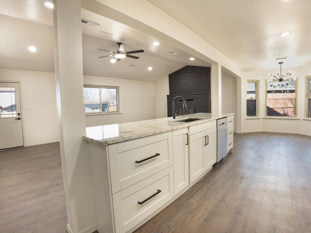 2221 Elmwood Lane, Miami, OK 74354