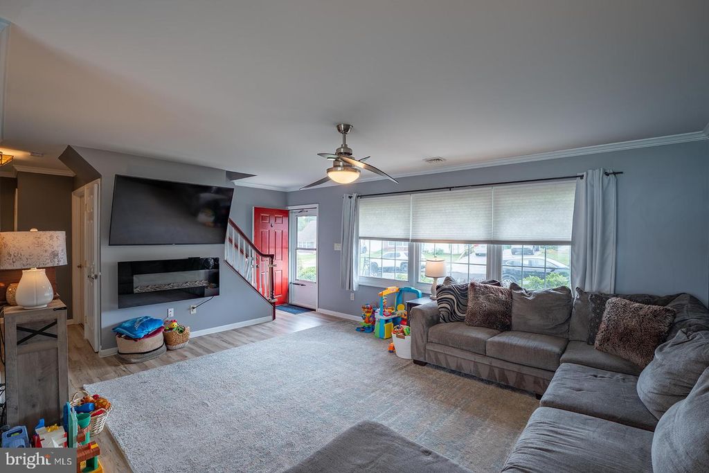 82 COBALT RIDGE DR E, LEVITTOWN, PA 19057 — photo 4