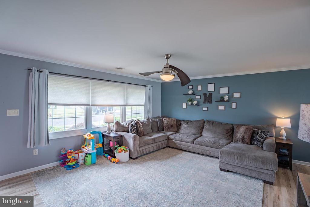 82 COBALT RIDGE DR E, LEVITTOWN, PA 19057 — photo 5