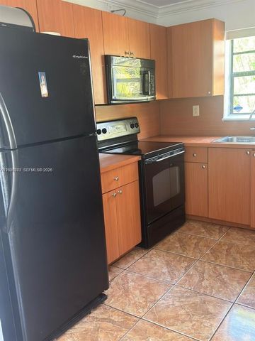2801 NW 183rd St, Miami Gardens, FL 33056
