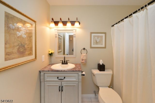 40 Chanda Ct 40, Clifton City, NJ 07012