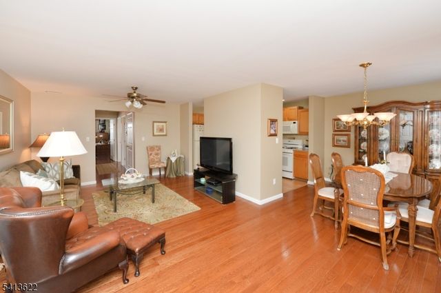 40 Chanda Ct 40, Clifton City, NJ 07012