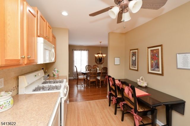 40 Chanda Ct 40, Clifton City, NJ 07012