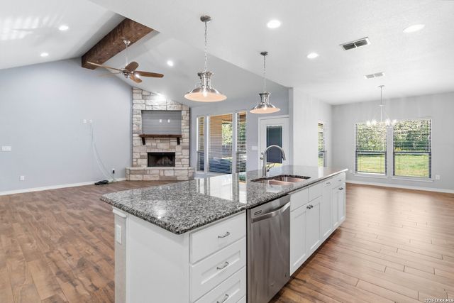 137 SENDERA CROSSING, La Vernia, TX 78121