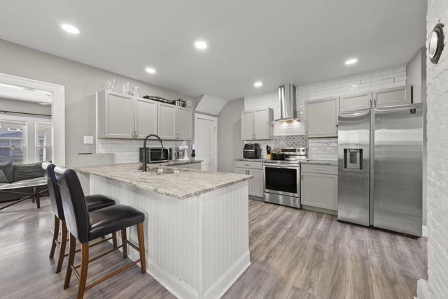 330 S Richardson Avenue, Columbus, OH 43204