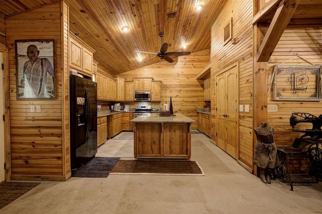 9401 Flat Armadillo Road, Lexington, OK 73051