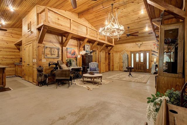 9401 Flat Armadillo Road, Lexington, OK 73051