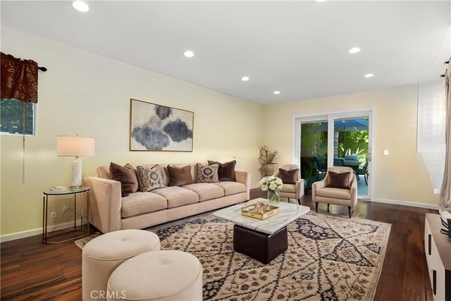 6347 Wynne Avenue, Tarzana, CA 91335