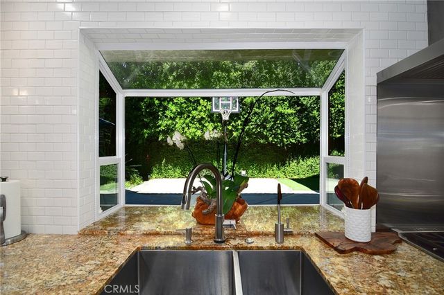 6347 Wynne Avenue, Tarzana, CA 91335