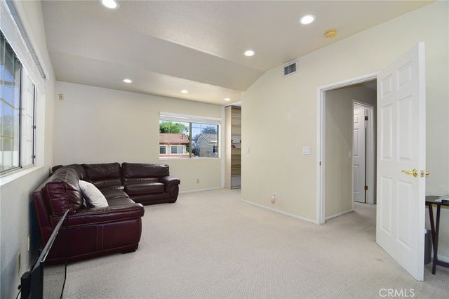 6347 Wynne Avenue, Tarzana, CA 91335