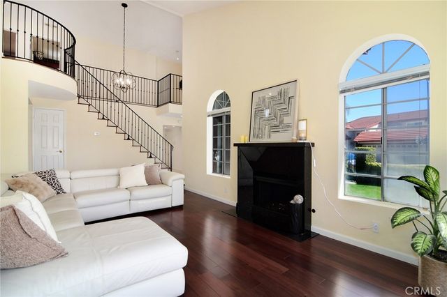 6347 Wynne Avenue, Tarzana, CA 91335