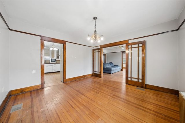 333 Greenwood Pl, Bridgeville, PA 15017