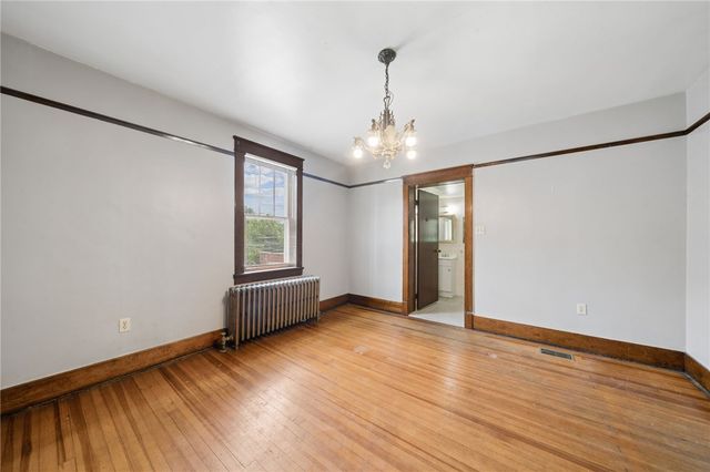 333 Greenwood Pl, Bridgeville, PA 15017