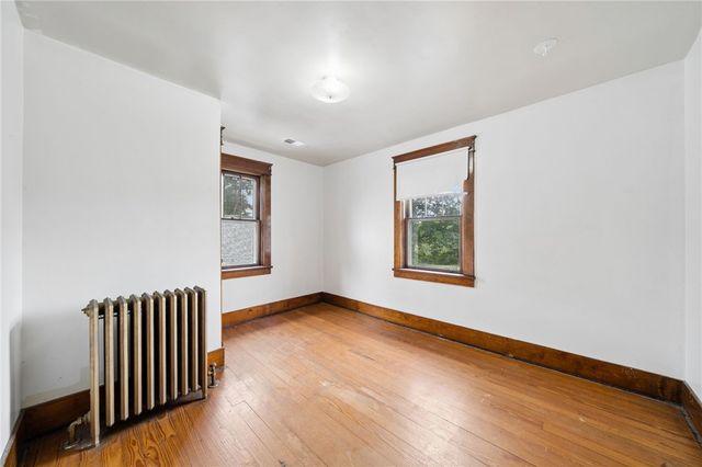 333 Greenwood Pl, Bridgeville, PA 15017