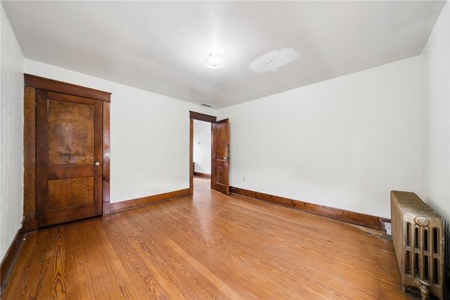 333 Greenwood Pl, Bridgeville, PA 15017