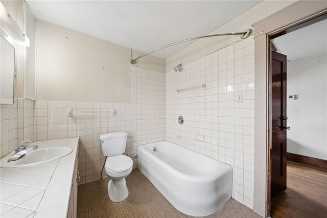 333 Greenwood Pl, Bridgeville, PA 15017
