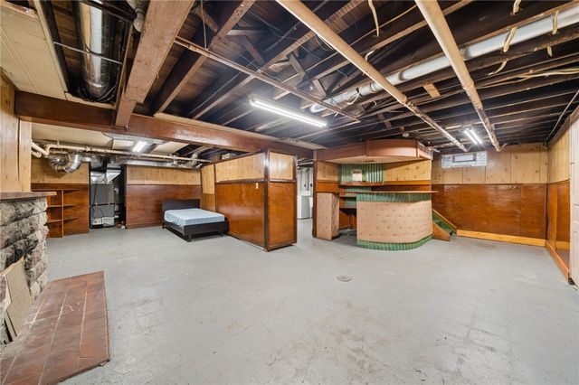 333 Greenwood Pl, Bridgeville, PA 15017
