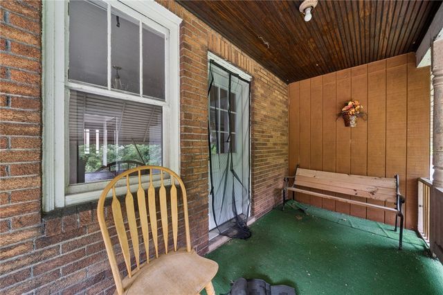333 Greenwood Pl, Bridgeville, PA 15017