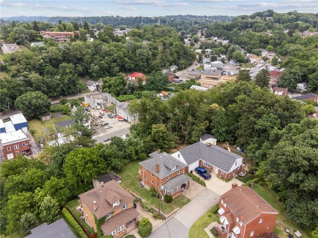 333 Greenwood Pl, Bridgeville, PA 15017