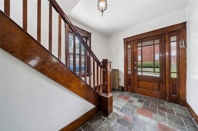 333 Greenwood Pl, Bridgeville, PA 15017