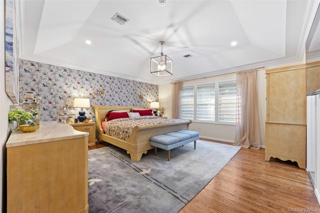 2 Spring Court, Huntington, NY 11743