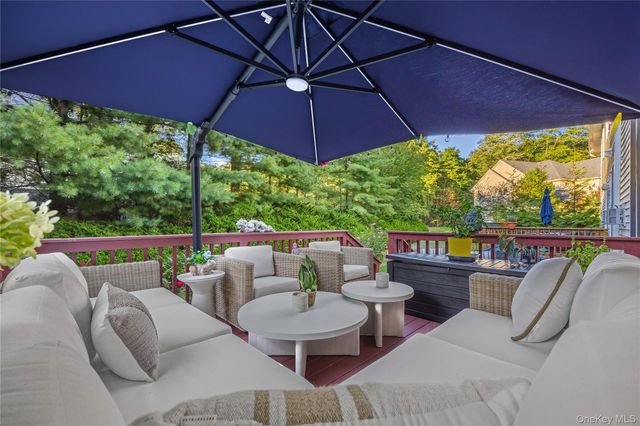 2 Spring Court, Huntington, NY 11743