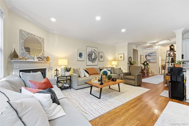 2 Spring Court, Huntington, NY 11743