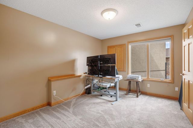 19661 Dakota Avenue, Prior Lake, MN 55372