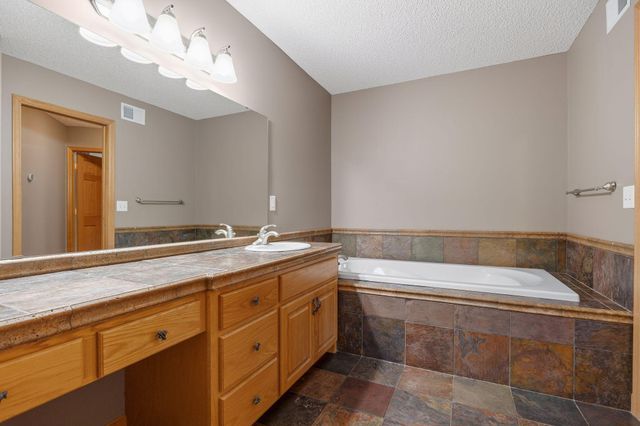 19661 Dakota Avenue, Prior Lake, MN 55372