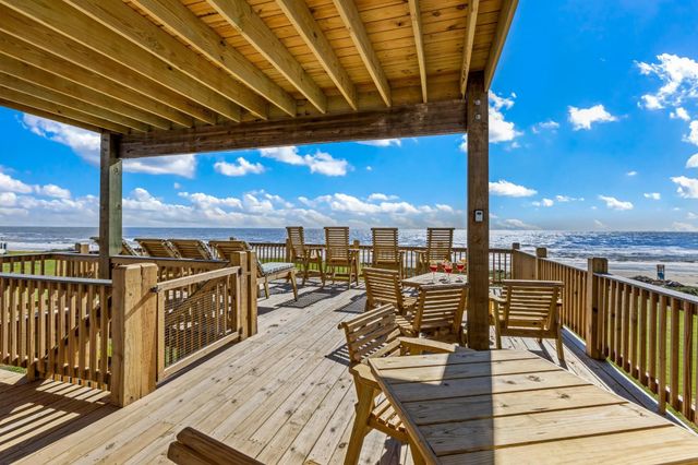 994 Jean Street, Gilchrist, TX 77617