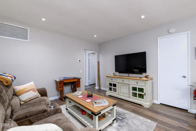 11251 Village 11, Camarillo, CA 93012