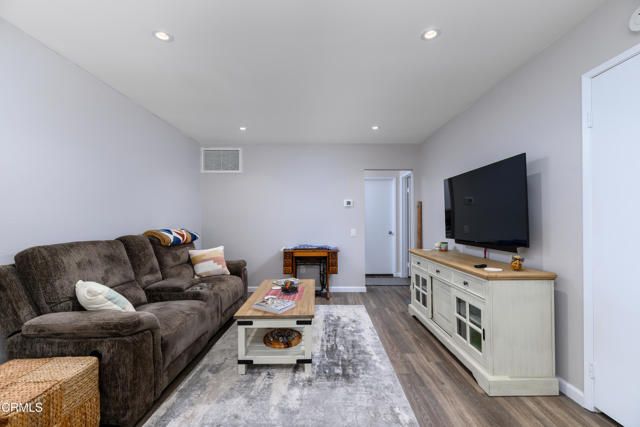 11251 Village 11, Camarillo, CA 93012