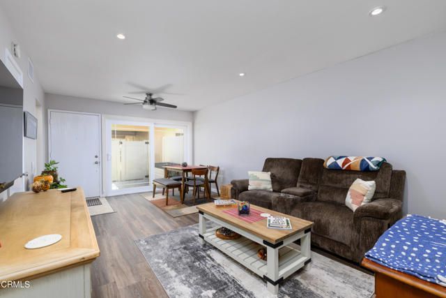 11251 Village 11, Camarillo, CA 93012