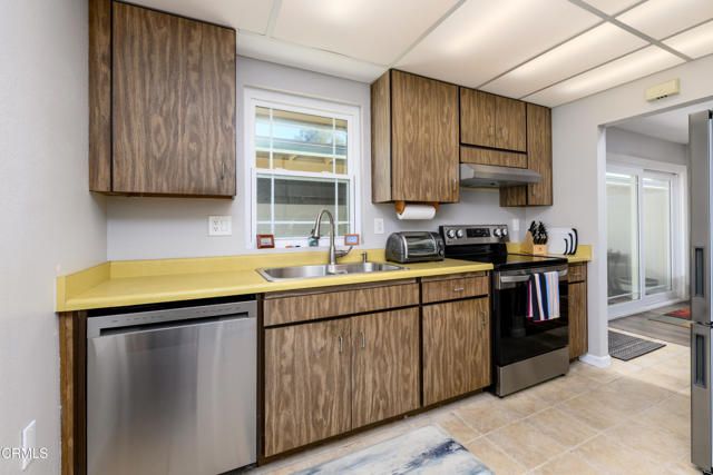 11251 Village 11, Camarillo, CA 93012