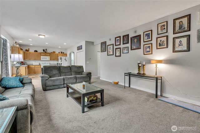 16812 118th Avenue Ct E, Puyallup, WA 98374